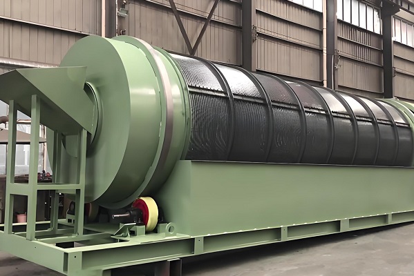 What are the disadvantages of a trommel screen?