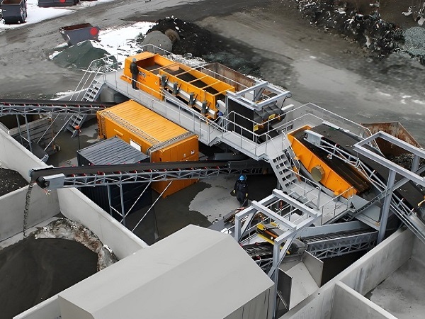 Aging garbage screening system