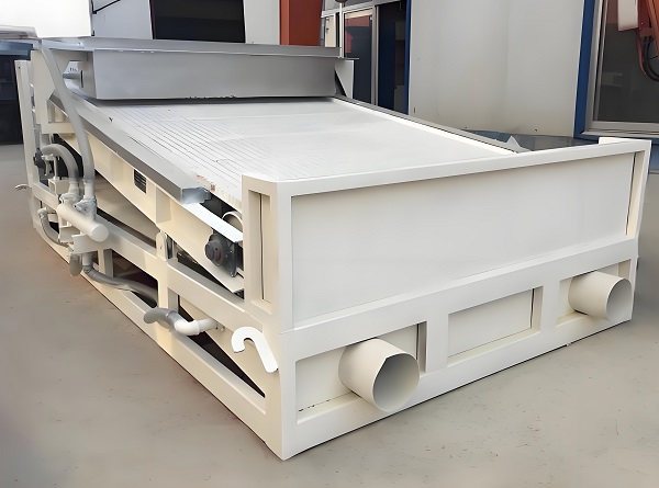 Municipal solid waste treatment equipment