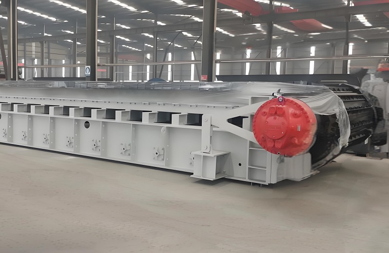 Construction waste screening machine
